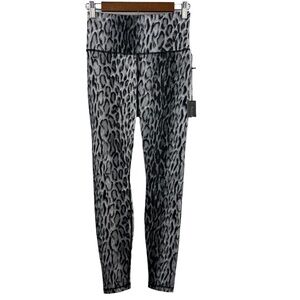 𝅺NEW‎ WITH TAGS PLAYGROUND SNAKESKIN PRINT LEGGINGS